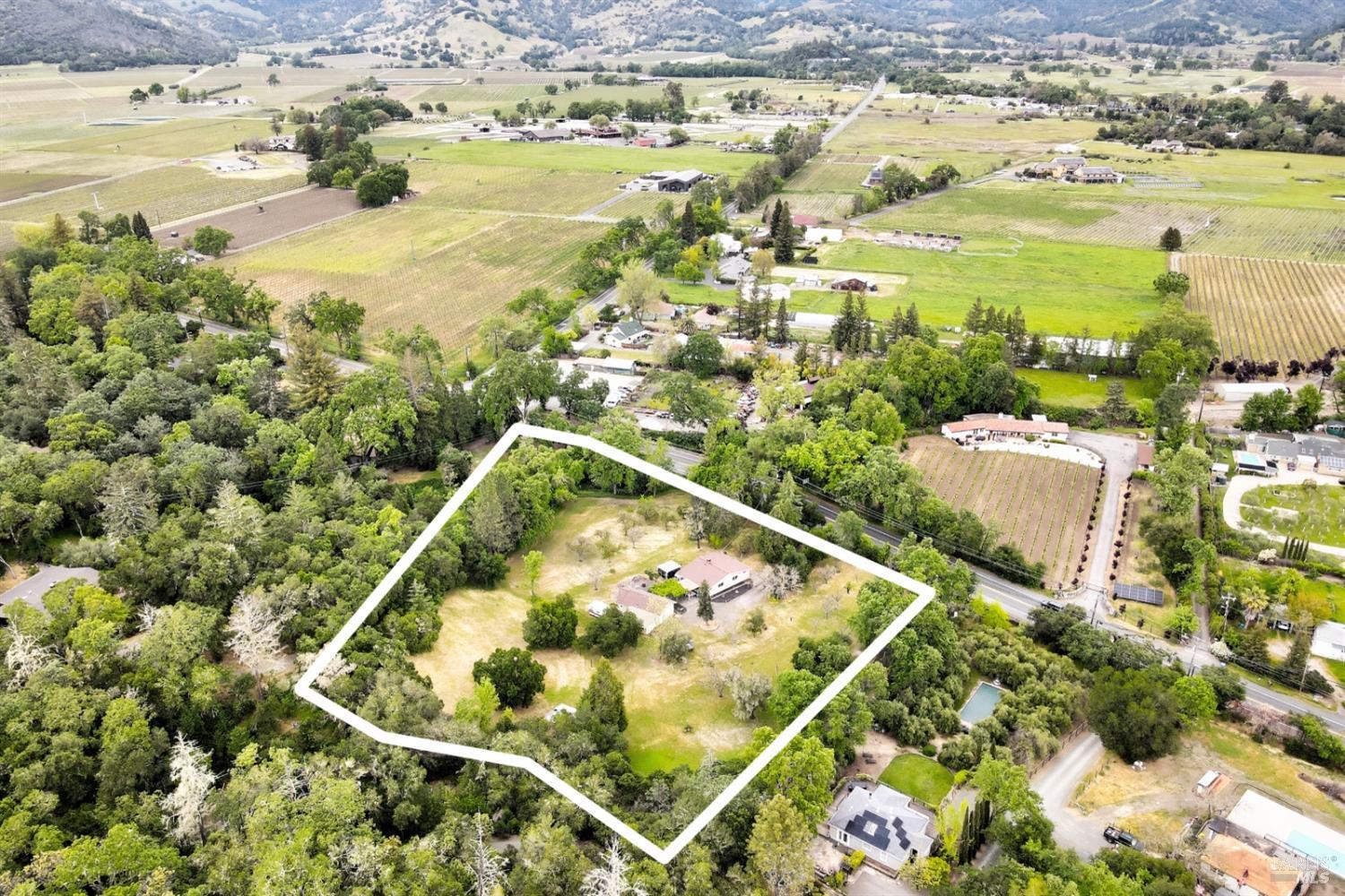 Detail Gallery Image 32 of 34 For 3091 Foothill Blvd, Calistoga,  CA 94515 - 3 Beds | 2 Baths