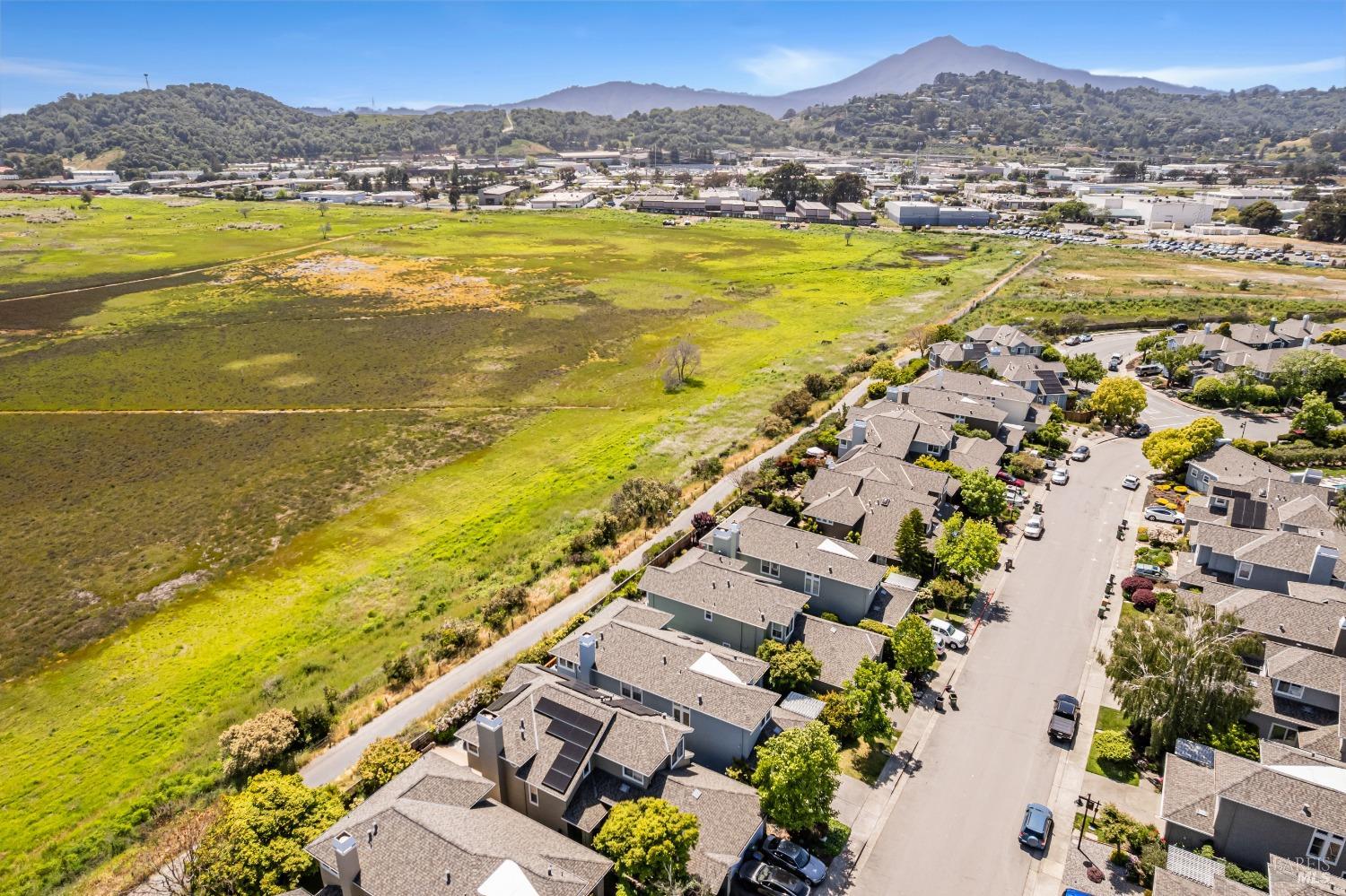 Detail Gallery Image 22 of 28 For 184 Baypoint Dr, San Rafael,  CA 94901 - 4 Beds | 3 Baths