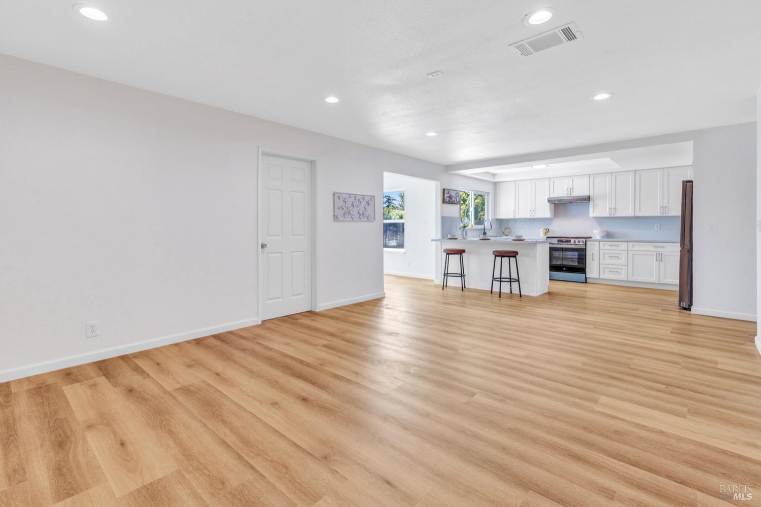 Detail Gallery Image 21 of 51 For 719 Seville Ln, Vacaville,  CA 95688 - 4 Beds | 2 Baths