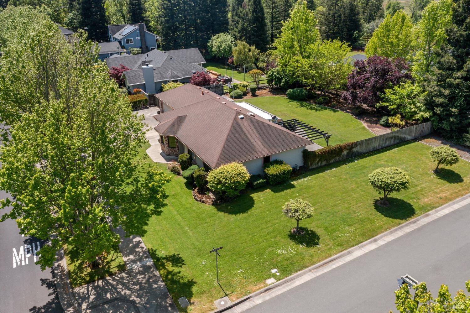 Detail Gallery Image 24 of 25 For 379 Countryside Dr, Santa Rosa,  CA 95401 - 3 Beds | 2 Baths
