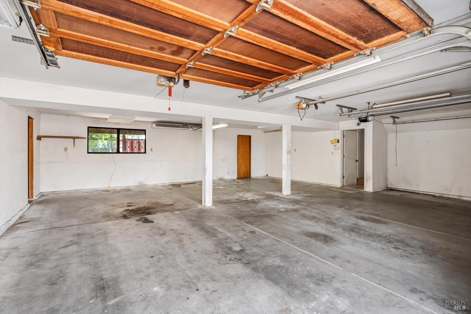 Detail Gallery Image 34 of 45 For 2319 Laguna Vista Dr, Novato,  CA 94945 - 3 Beds | 2/1 Baths