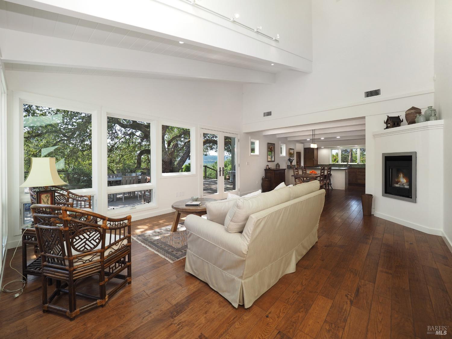 Detail Gallery Image 17 of 74 For 23078 Vineyard Rd, Geyserville,  CA 95441 - 3 Beds | 2 Baths