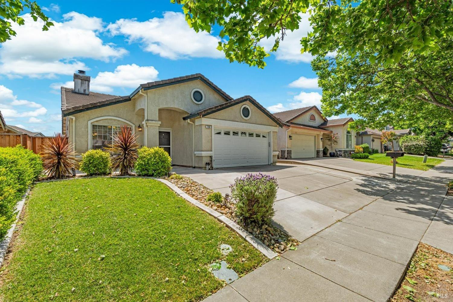 Detail Gallery Image 5 of 47 For 1760 Autumn Meadow Dr, Fairfield,  CA 94534 - 4 Beds | 2 Baths