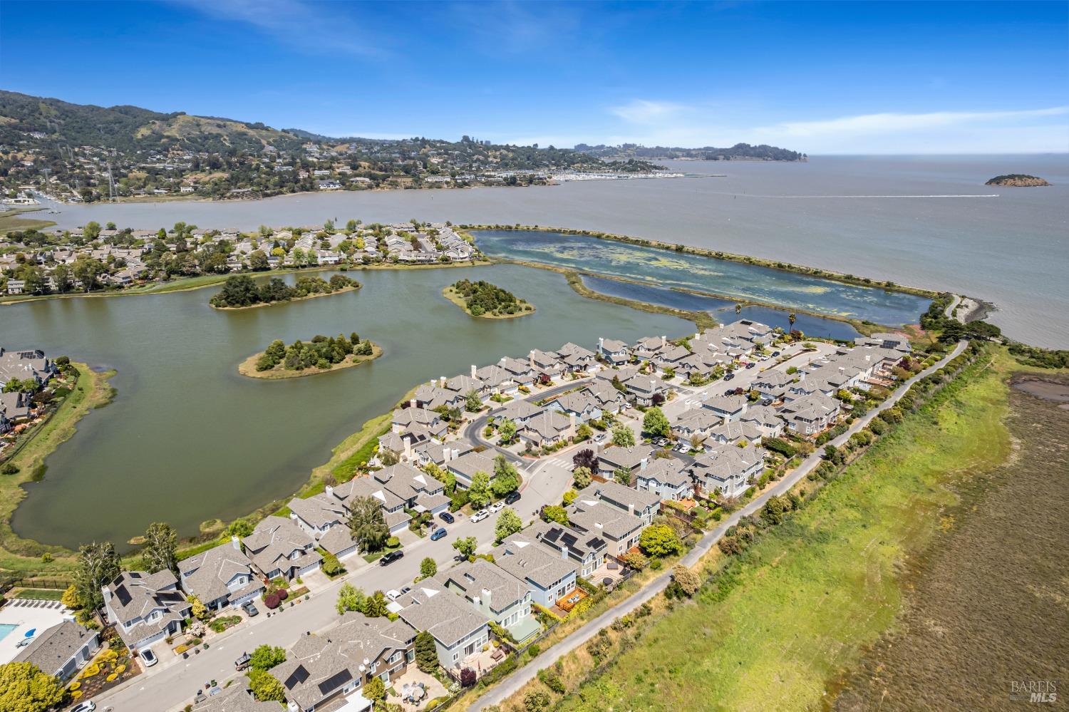 Detail Gallery Image 25 of 28 For 184 Baypoint Dr, San Rafael,  CA 94901 - 4 Beds | 3 Baths
