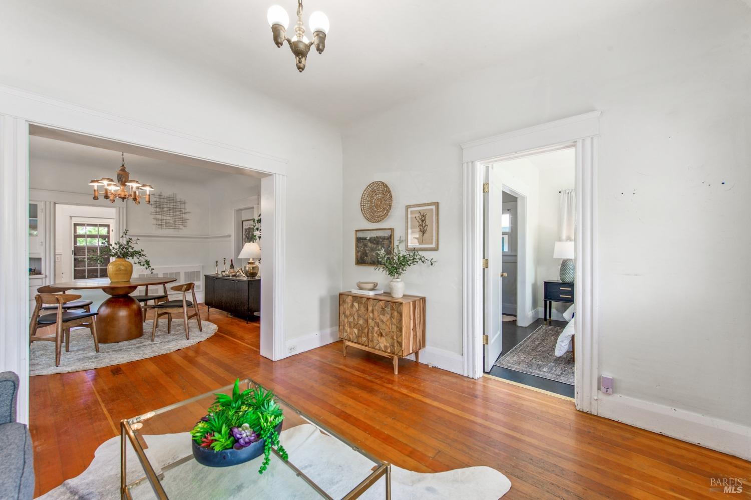 Detail Gallery Image 10 of 34 For 651 King St, Santa Rosa,  CA 95404 - 2 Beds | 2 Baths