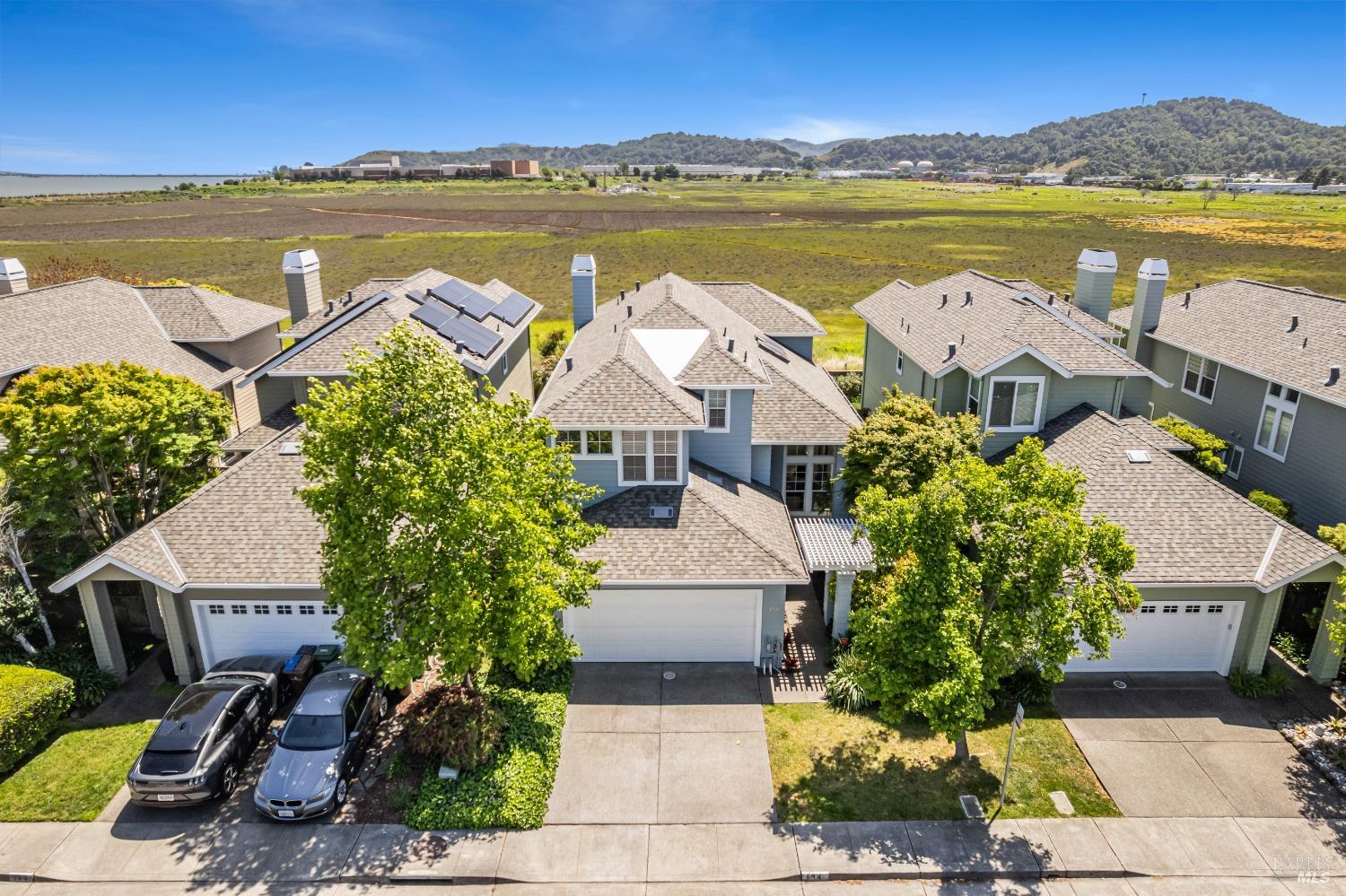 Detail Gallery Image 3 of 28 For 184 Baypoint Dr, San Rafael,  CA 94901 - 4 Beds | 3 Baths