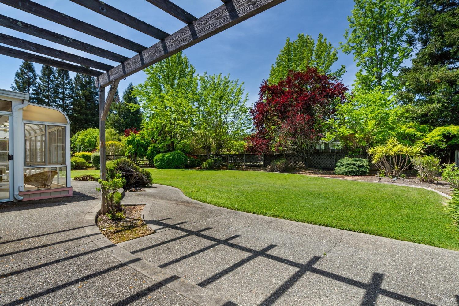 Detail Gallery Image 17 of 25 For 379 Countryside Dr, Santa Rosa,  CA 95401 - 3 Beds | 2 Baths