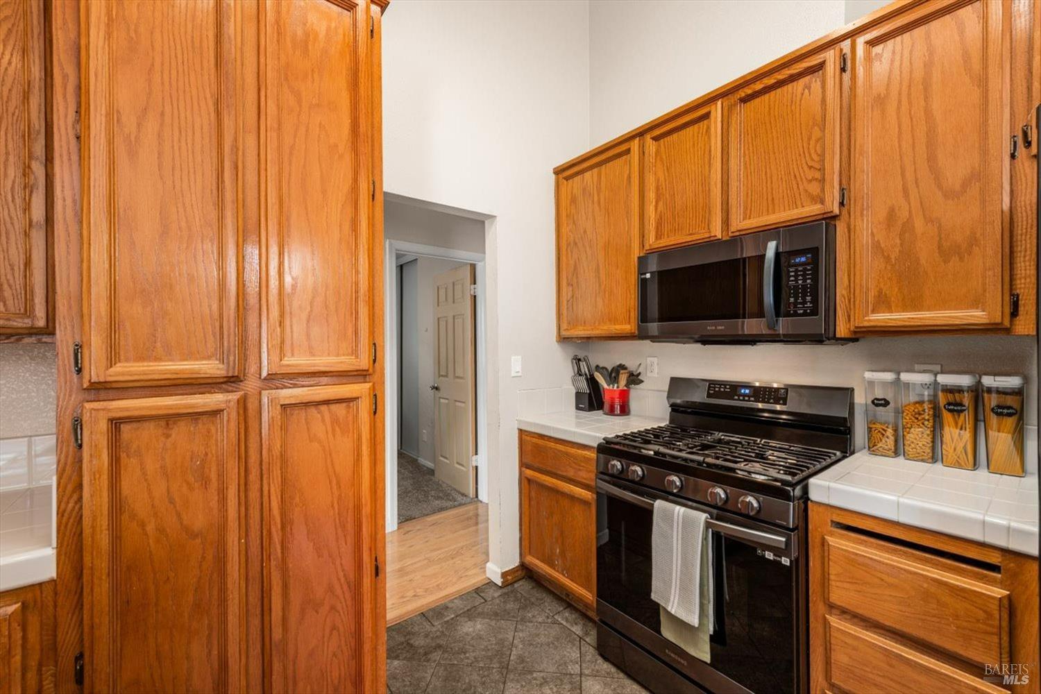 Detail Gallery Image 18 of 47 For 1760 Autumn Meadow Dr, Fairfield,  CA 94534 - 4 Beds | 2 Baths