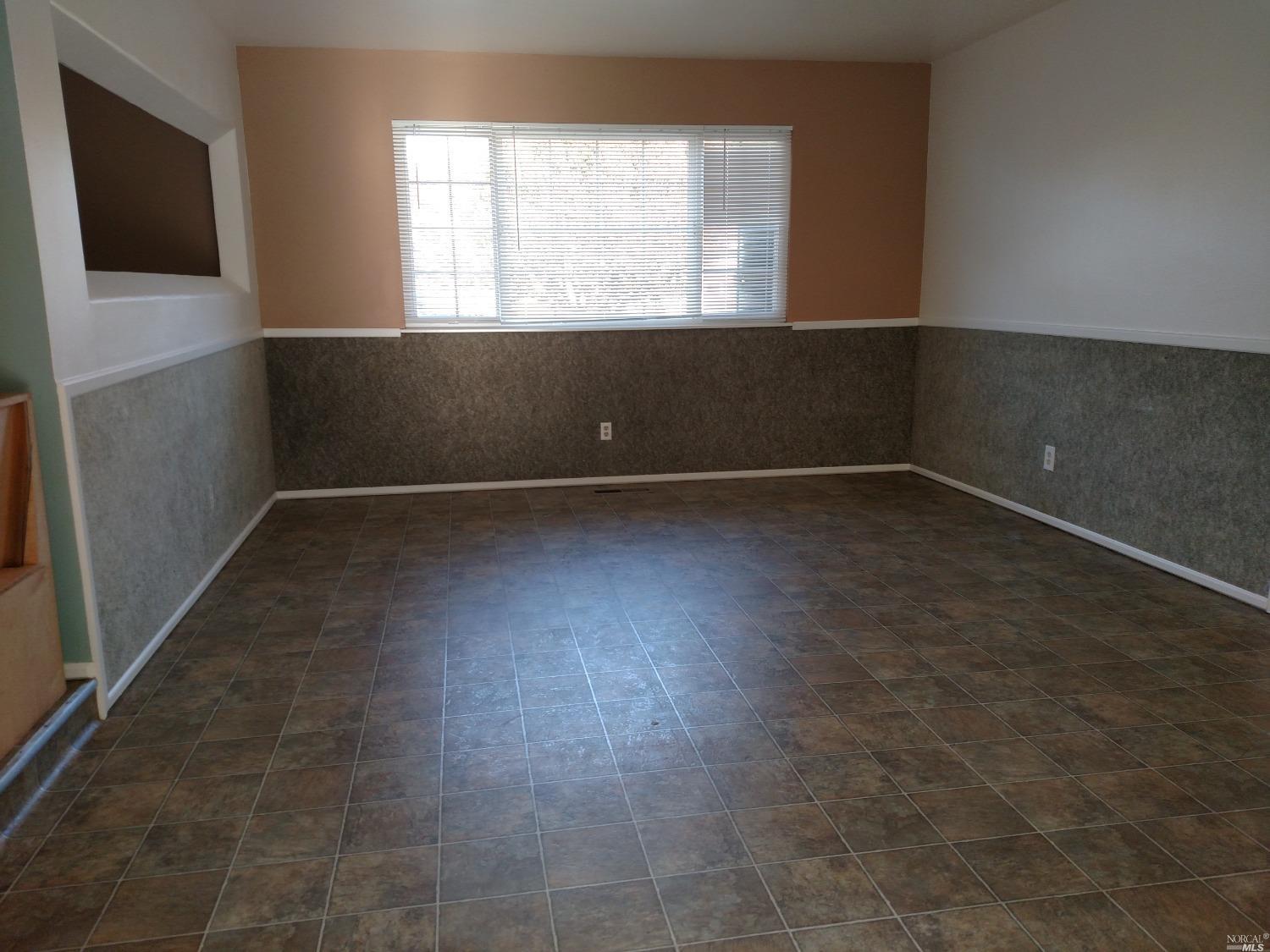 Detail Gallery Image 5 of 16 For 2514 Bethards Dr, Santa Rosa,  CA 95405 - 3 Beds | 2 Baths
