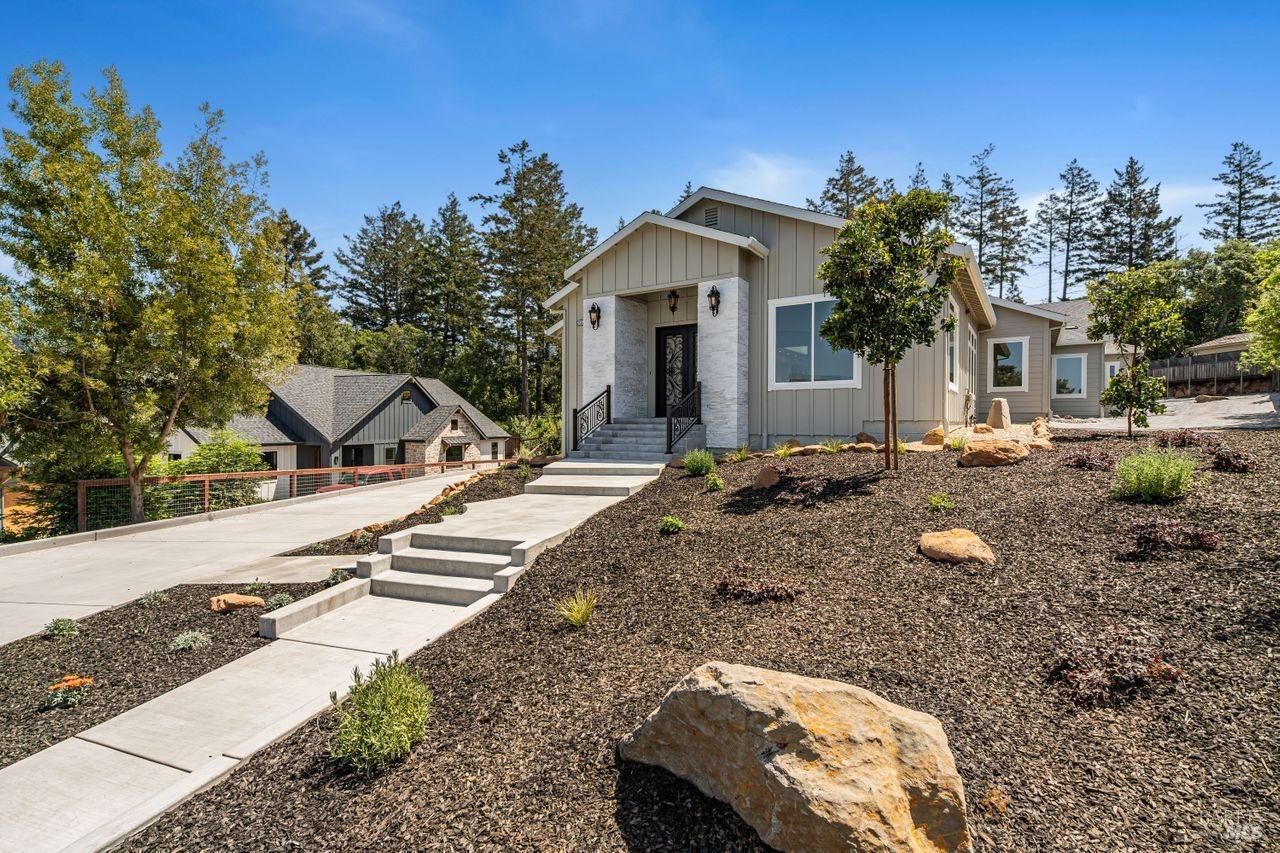 Detail Gallery Image 6 of 47 For 2022 Stony Oak Ct, Santa Rosa,  CA 95403 - 4 Beds | 3/1 Baths