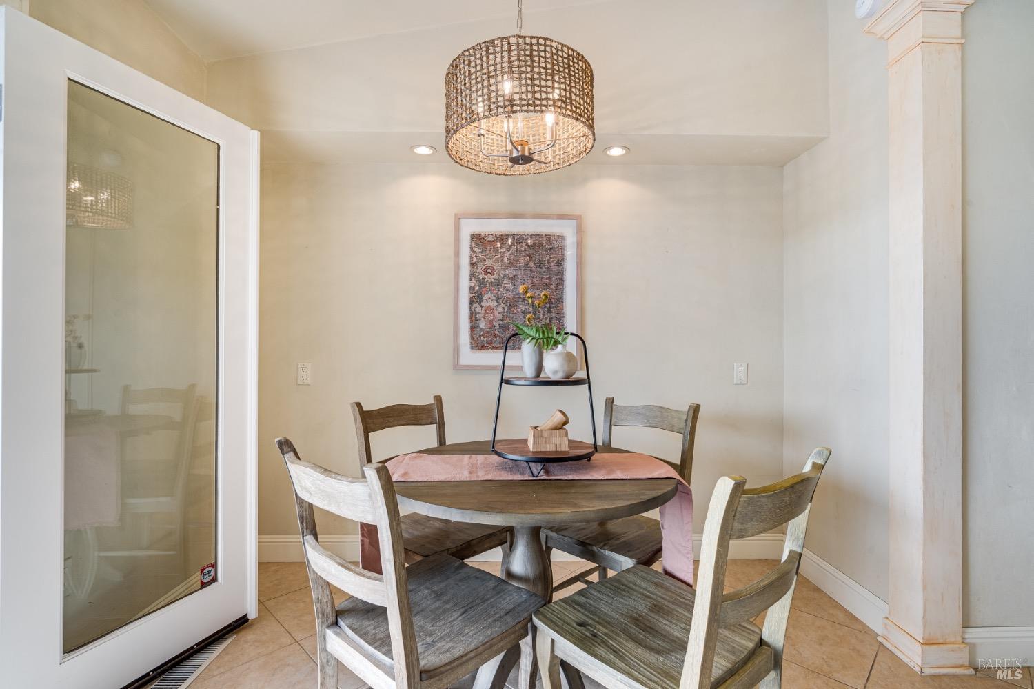 Detail Gallery Image 22 of 67 For 14 Maui Way, Napa,  CA 94558 - 4 Beds | 3 Baths