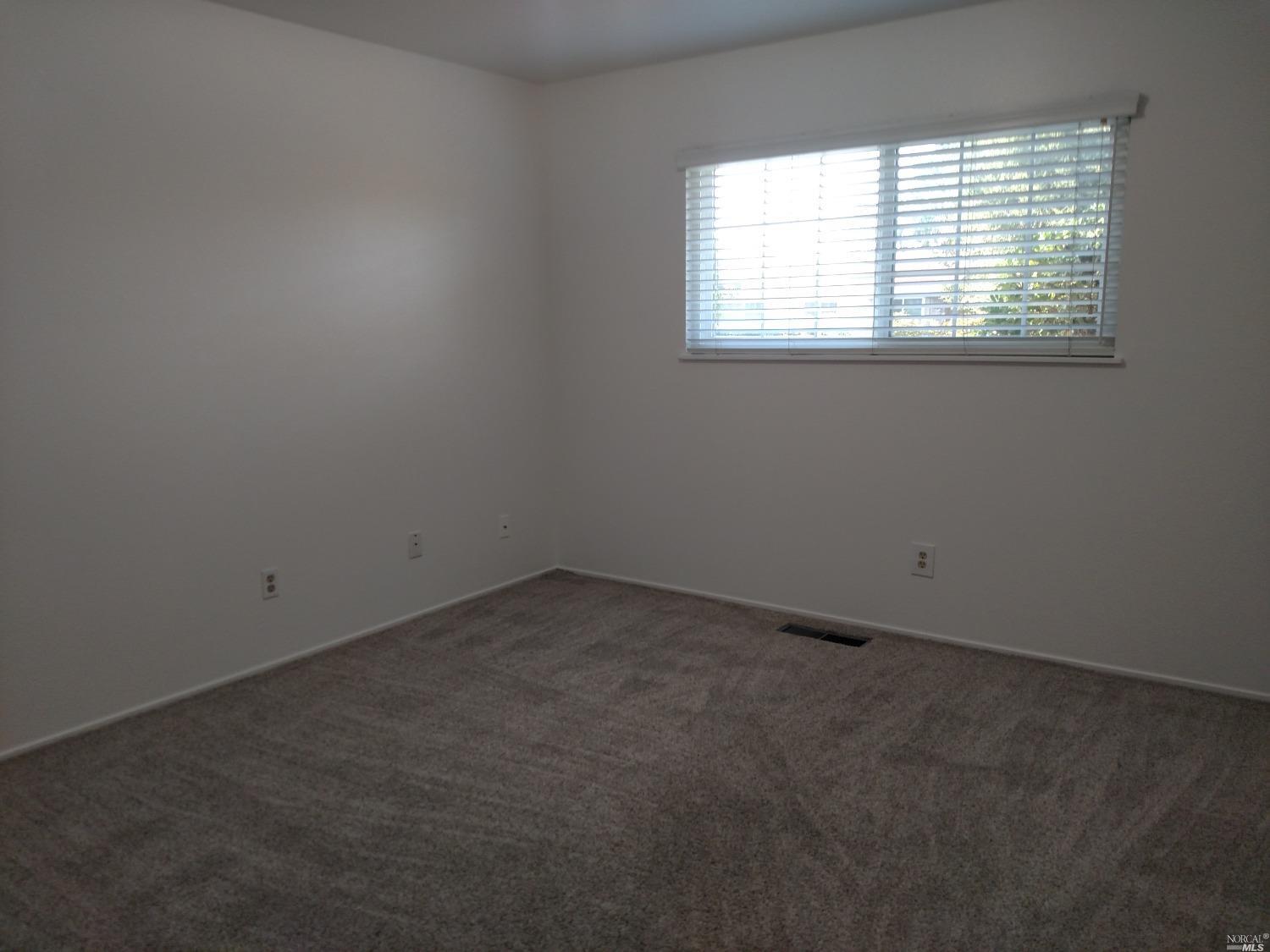 Detail Gallery Image 13 of 16 For 2514 Bethards Dr, Santa Rosa,  CA 95405 - 3 Beds | 2 Baths