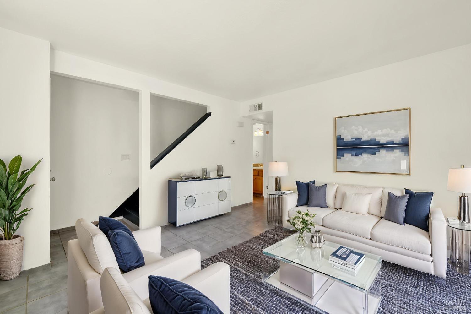 Detail Gallery Image 13 of 55 For 1402 Callen St #C,  Vacaville,  CA 95688 - 2 Beds | 1/1 Baths