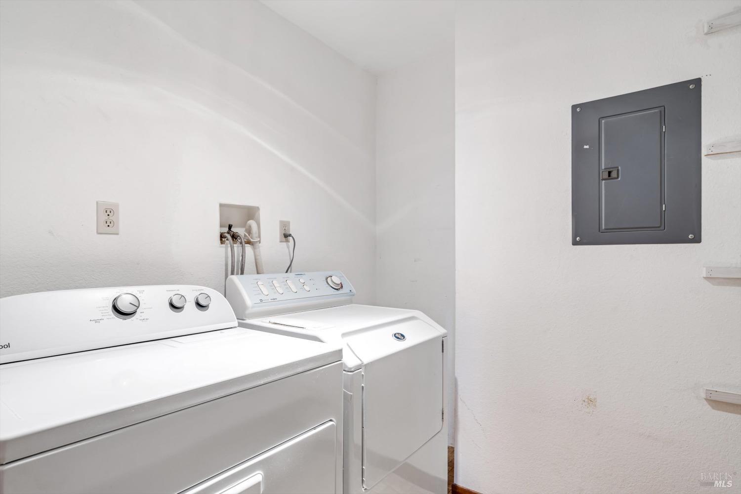 Detail Gallery Image 33 of 45 For 2319 Laguna Vista Dr, Novato,  CA 94945 - 3 Beds | 2/1 Baths