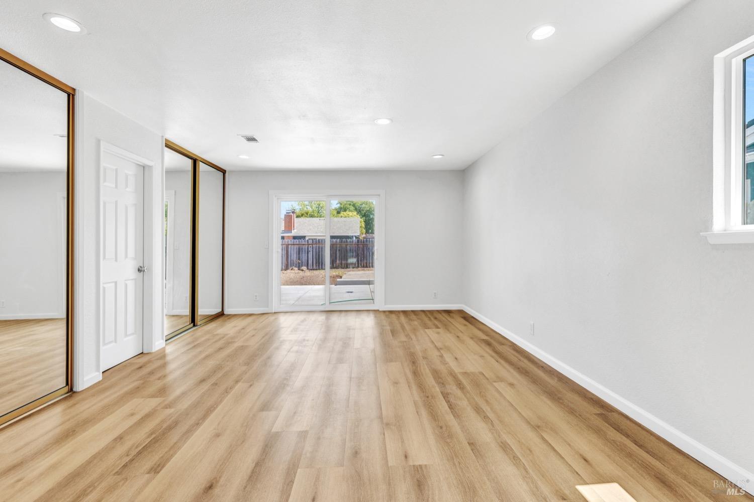 Detail Gallery Image 33 of 51 For 719 Seville Ln, Vacaville,  CA 95688 - 4 Beds | 2 Baths