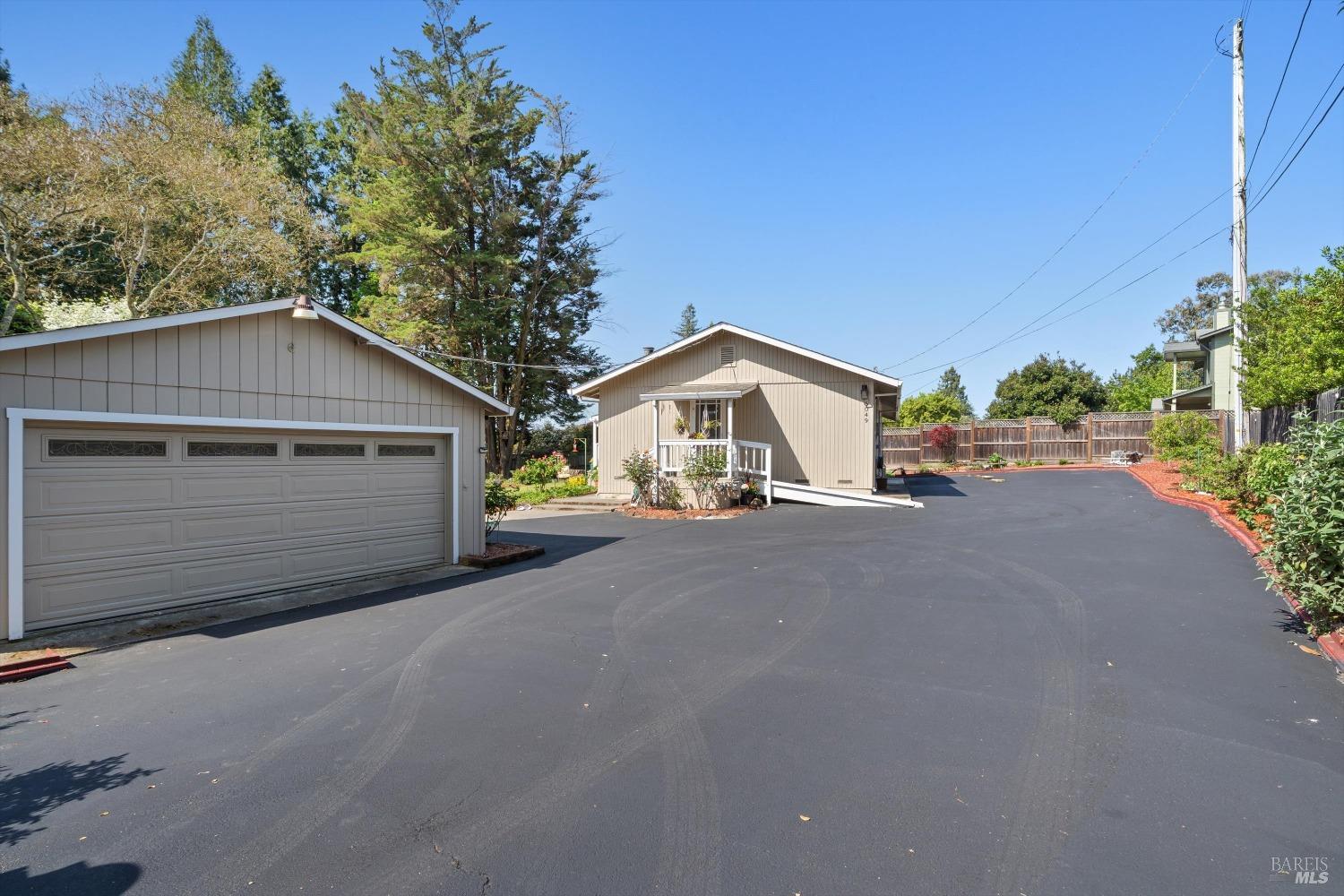 Detail Gallery Image 5 of 82 For 6049 Van Keppel Rd, Forestville,  CA 95436 - 2 Beds | 1 Baths