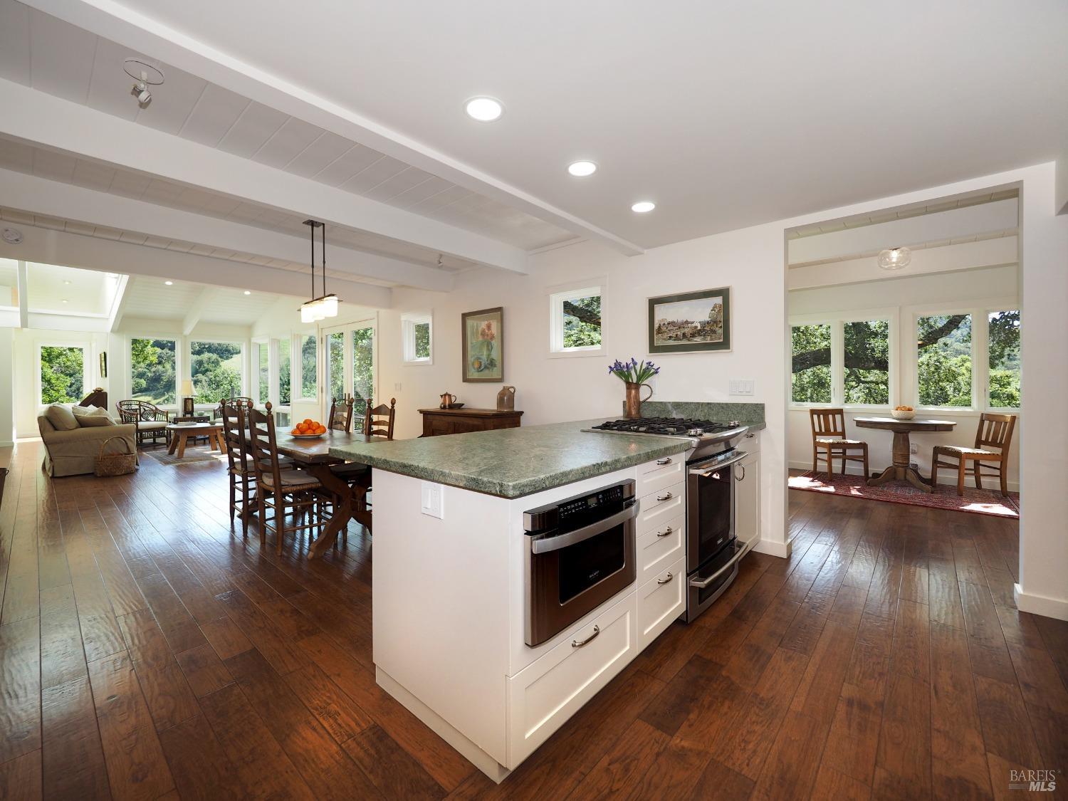 Detail Gallery Image 6 of 74 For 23078 Vineyard Rd, Geyserville,  CA 95441 - 3 Beds | 2 Baths