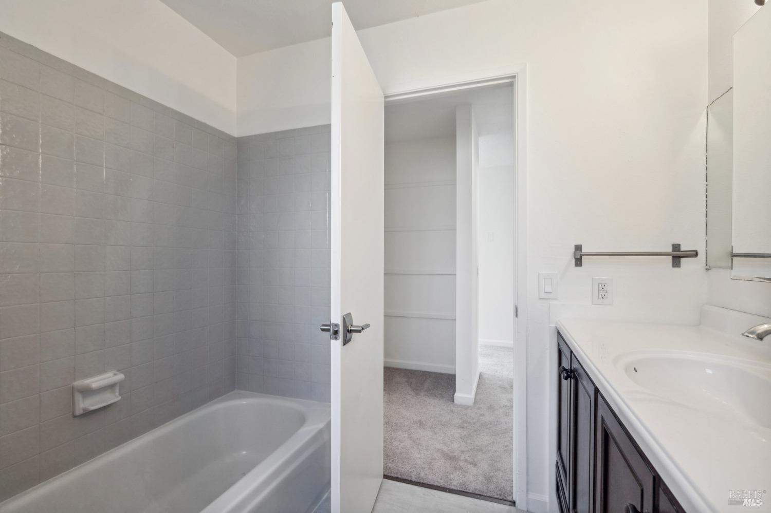 Detail Gallery Image 45 of 73 For 5082 Lakeville Hwy, Petaluma,  CA 94954 - 5 Beds | 4 Baths