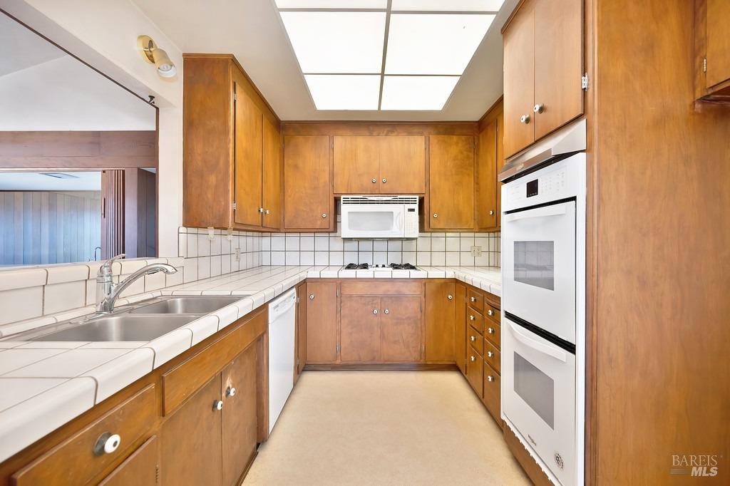 Detail Gallery Image 27 of 31 For 75 Edgewater Dr, Rio Vista,  CA 94571 - 3 Beds | 2/2 Baths