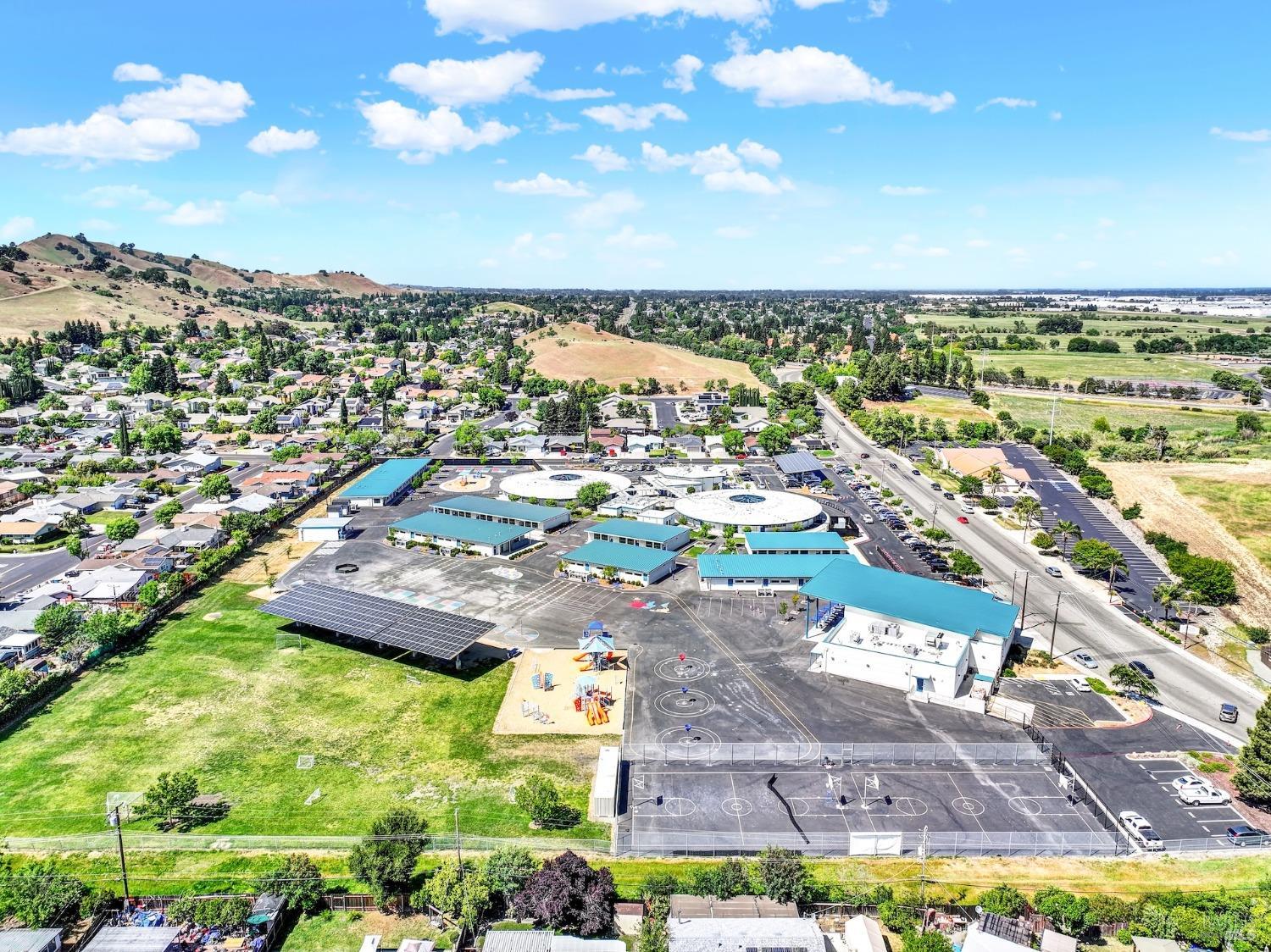 Detail Gallery Image 53 of 55 For 1402 Callen St #C,  Vacaville,  CA 95688 - 2 Beds | 1/1 Baths