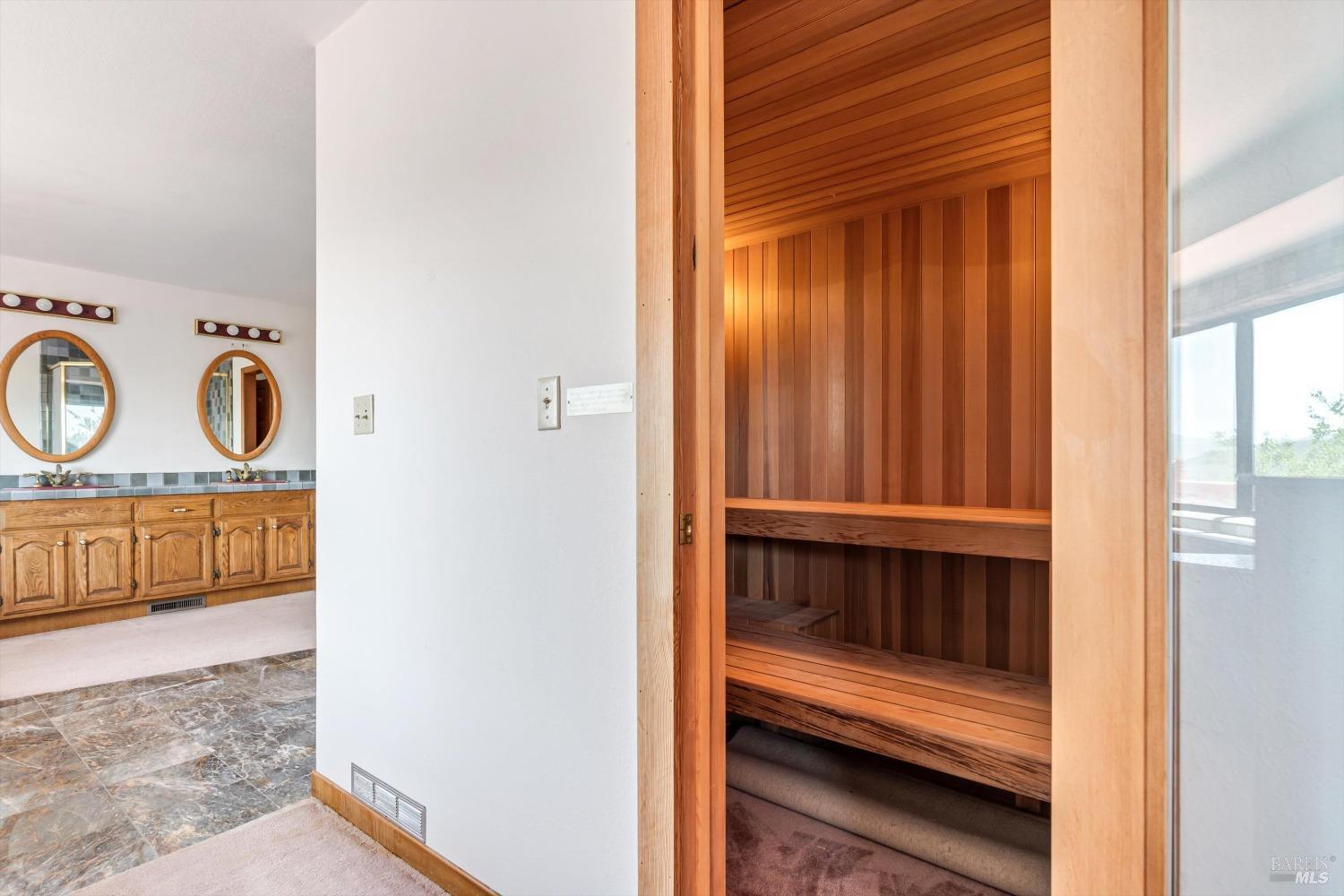 Detail Gallery Image 28 of 45 For 2319 Laguna Vista Dr, Novato,  CA 94945 - 3 Beds | 2/1 Baths