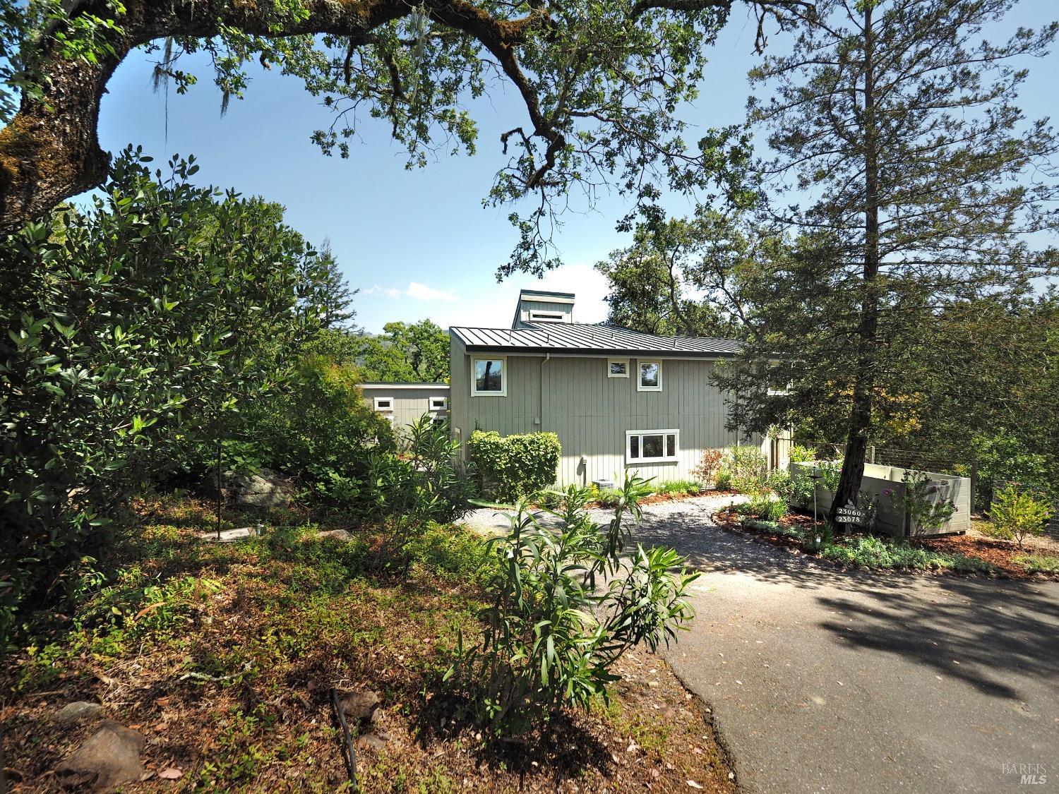 Detail Gallery Image 59 of 74 For 23078 Vineyard Rd, Geyserville,  CA 95441 - 3 Beds | 2 Baths