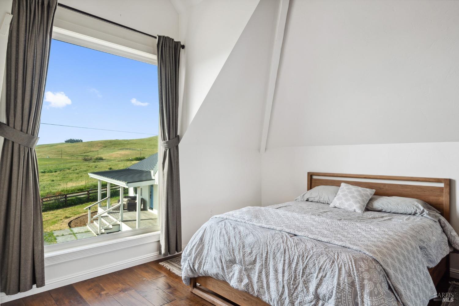 Detail Gallery Image 52 of 73 For 5082 Lakeville Hwy, Petaluma,  CA 94954 - 5 Beds | 4 Baths