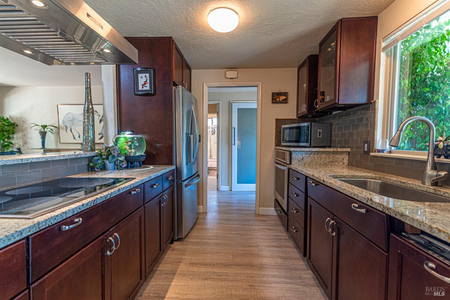 Detail Gallery Image 12 of 49 For 7019 Fairfield Dr, Santa Rosa,  CA 95409 - 2 Beds | 2 Baths