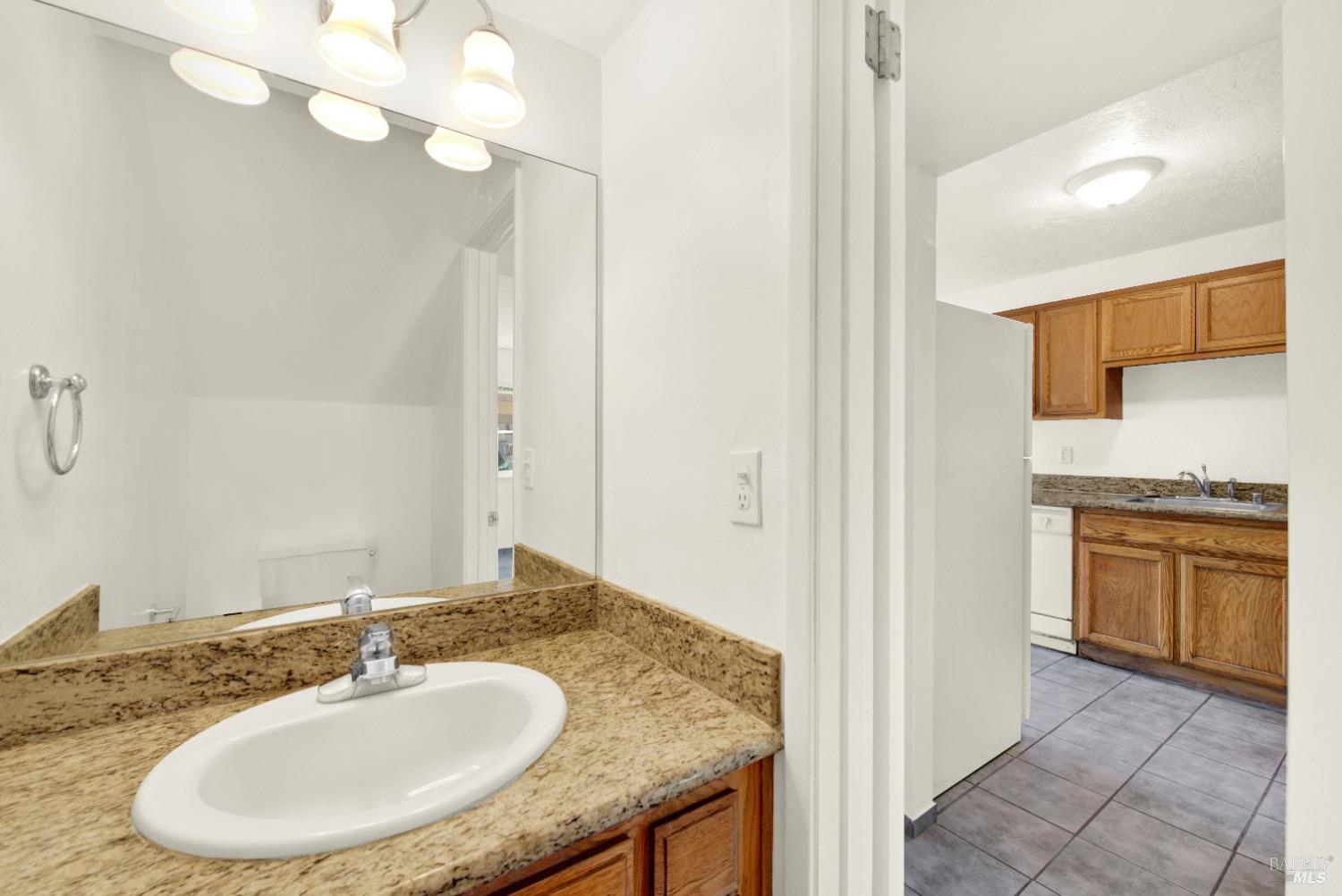 Detail Gallery Image 31 of 55 For 1402 Callen St #C,  Vacaville,  CA 95688 - 2 Beds | 1/1 Baths