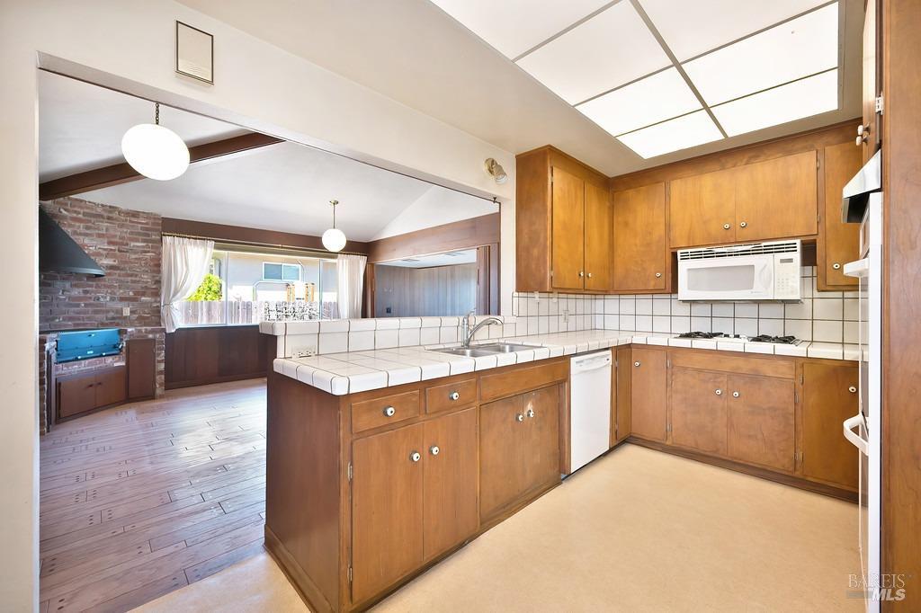 Detail Gallery Image 26 of 31 For 75 Edgewater Dr, Rio Vista,  CA 94571 - 3 Beds | 2/2 Baths