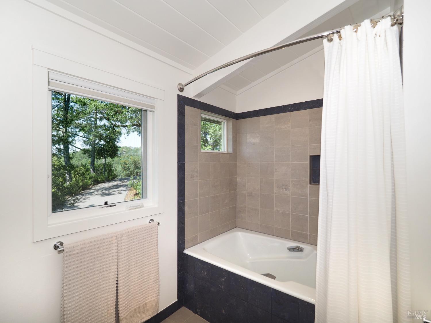 Detail Gallery Image 44 of 74 For 23078 Vineyard Rd, Geyserville,  CA 95441 - 3 Beds | 2 Baths