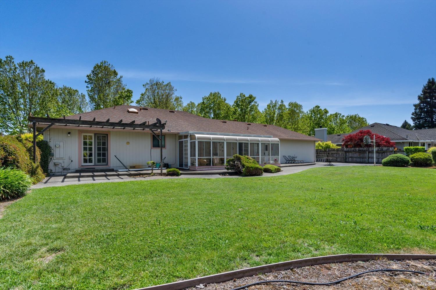 Detail Gallery Image 18 of 25 For 379 Countryside Dr, Santa Rosa,  CA 95401 - 3 Beds | 2 Baths