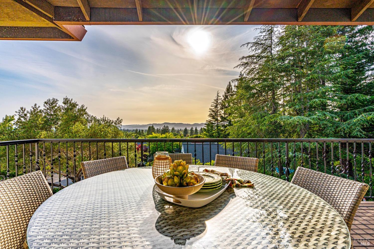 Detail Gallery Image 33 of 67 For 14 Maui Way, Napa,  CA 94558 - 4 Beds | 3 Baths
