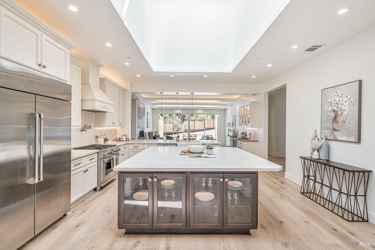Detail Gallery Image 2 of 47 For 2022 Stony Oak Ct, Santa Rosa,  CA 95403 - 4 Beds | 3/1 Baths