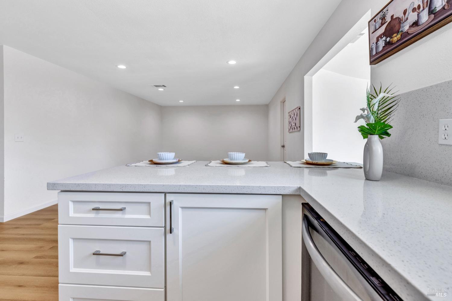 Detail Gallery Image 7 of 51 For 719 Seville Ln, Vacaville,  CA 95688 - 4 Beds | 2 Baths
