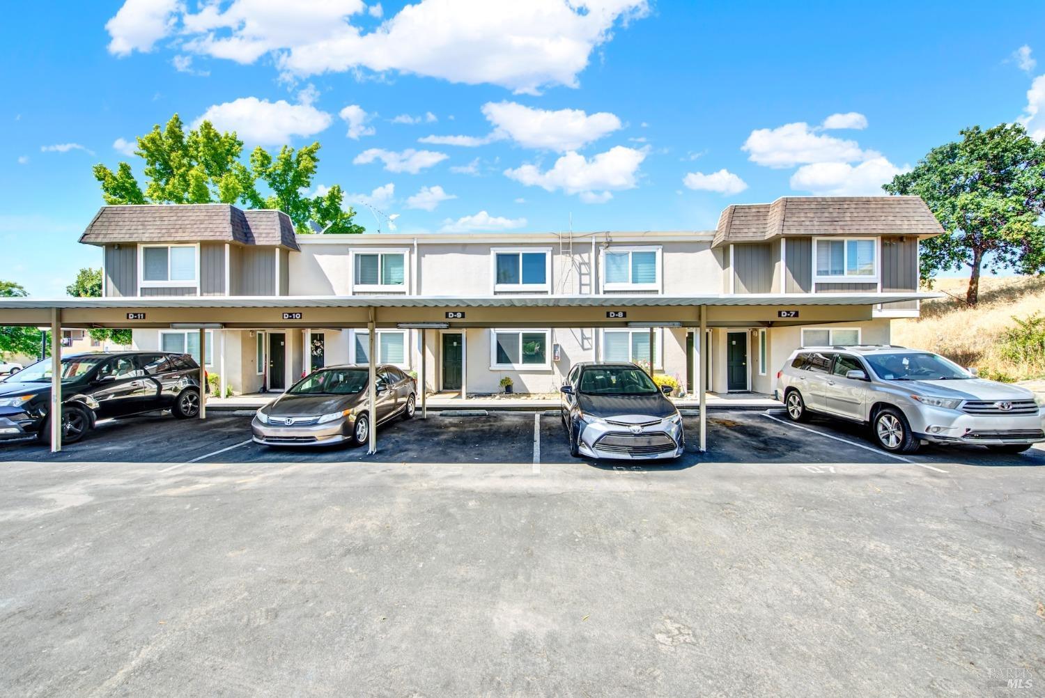 Detail Gallery Image 6 of 55 For 1402 Callen St #C,  Vacaville,  CA 95688 - 2 Beds | 1/1 Baths