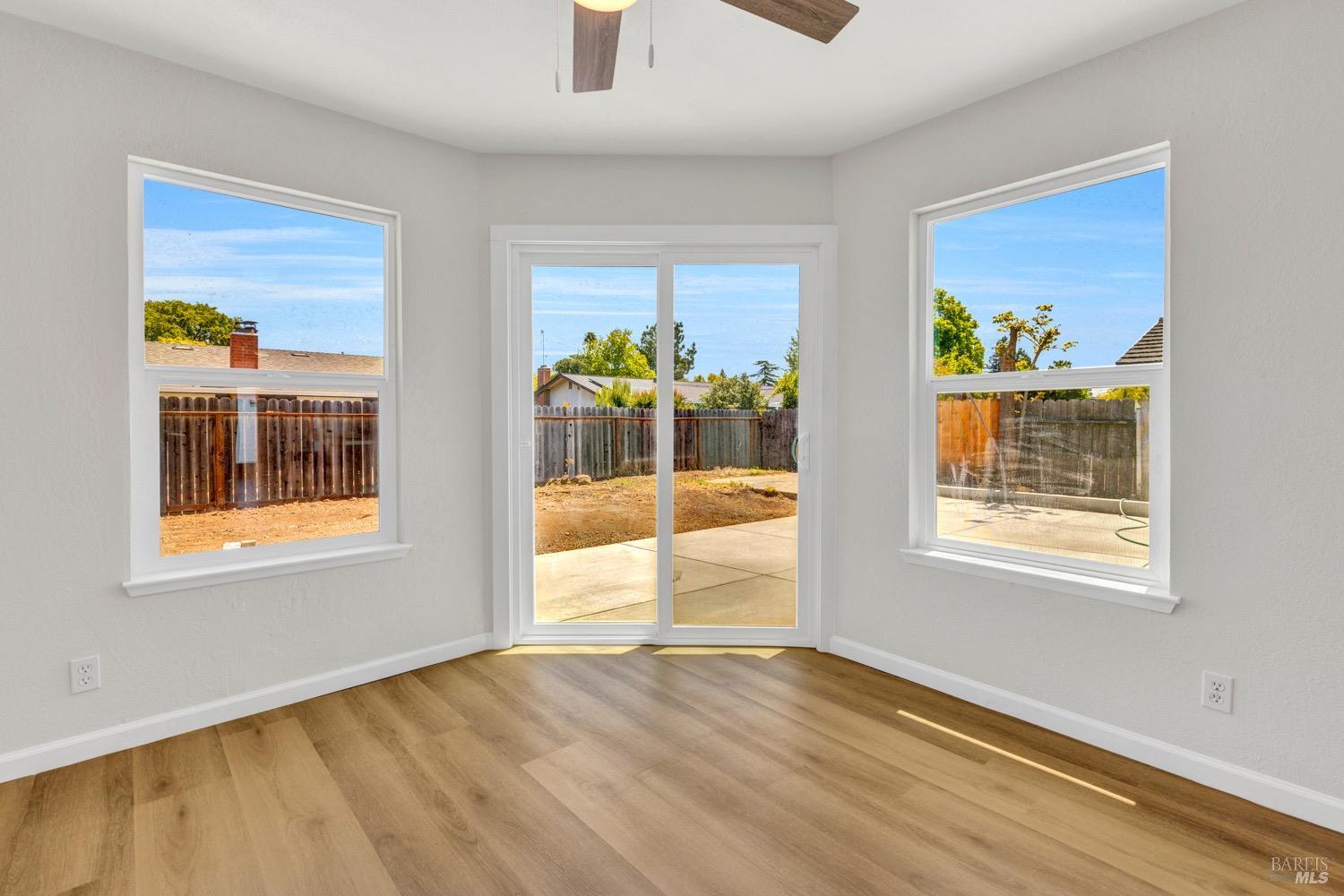 Detail Gallery Image 12 of 51 For 719 Seville Ln, Vacaville,  CA 95688 - 4 Beds | 2 Baths