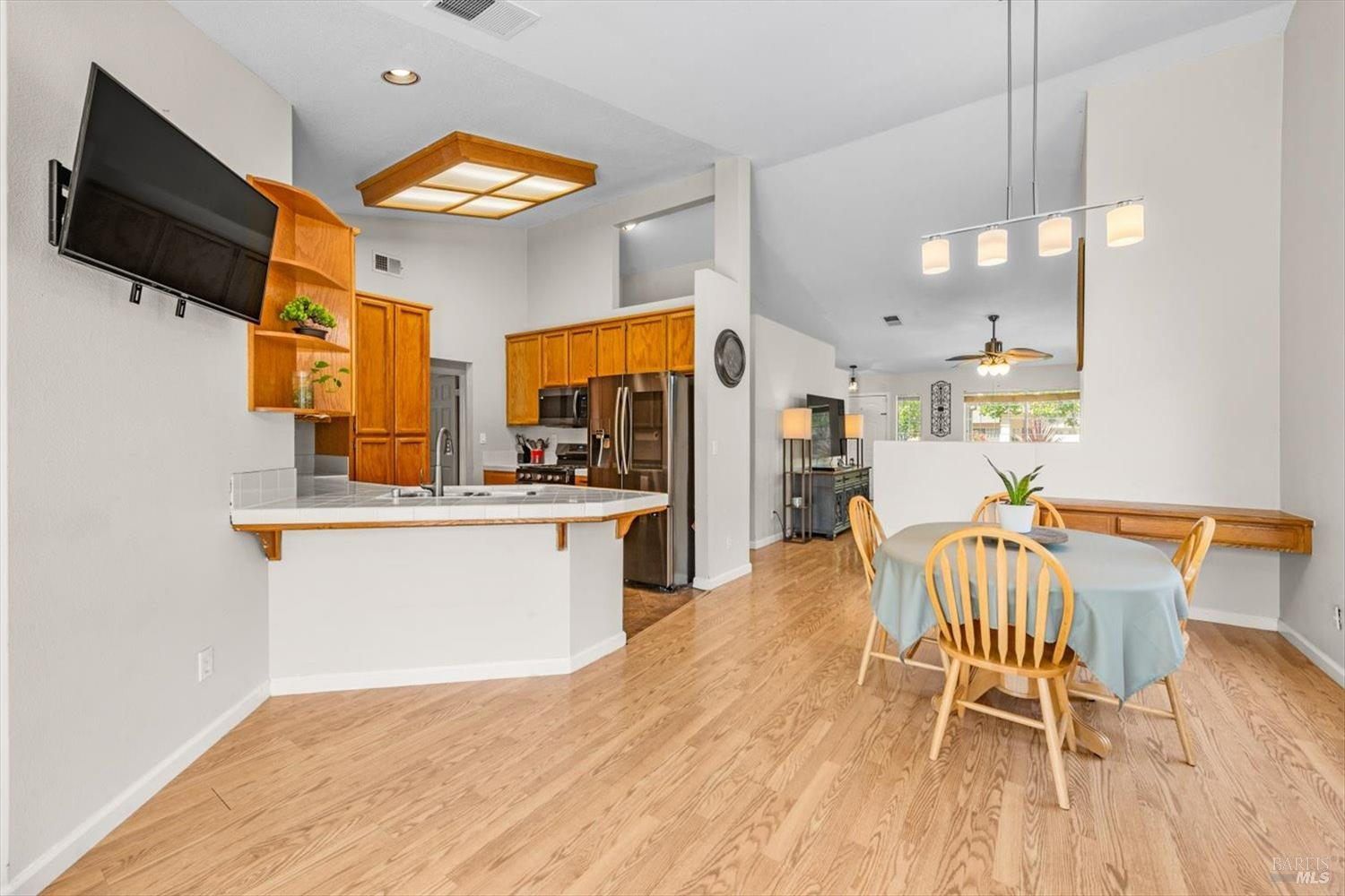 Detail Gallery Image 14 of 47 For 1760 Autumn Meadow Dr, Fairfield,  CA 94534 - 4 Beds | 2 Baths