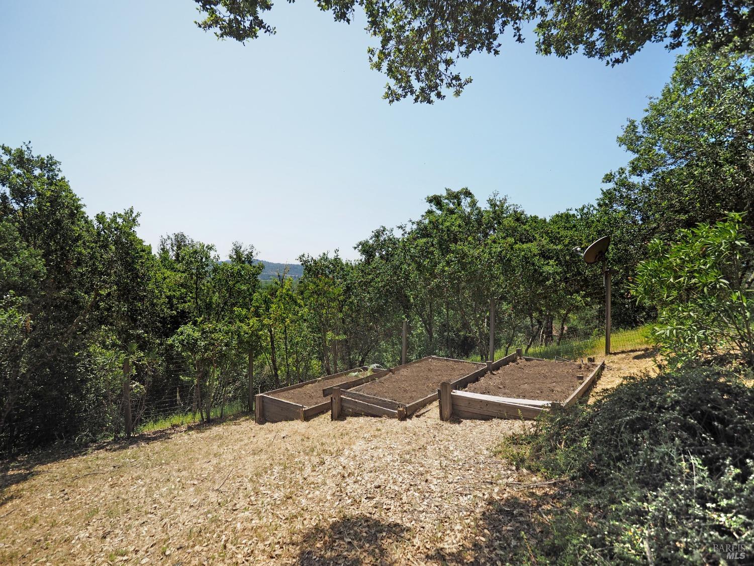 Detail Gallery Image 54 of 74 For 23078 Vineyard Rd, Geyserville,  CA 95441 - 3 Beds | 2 Baths