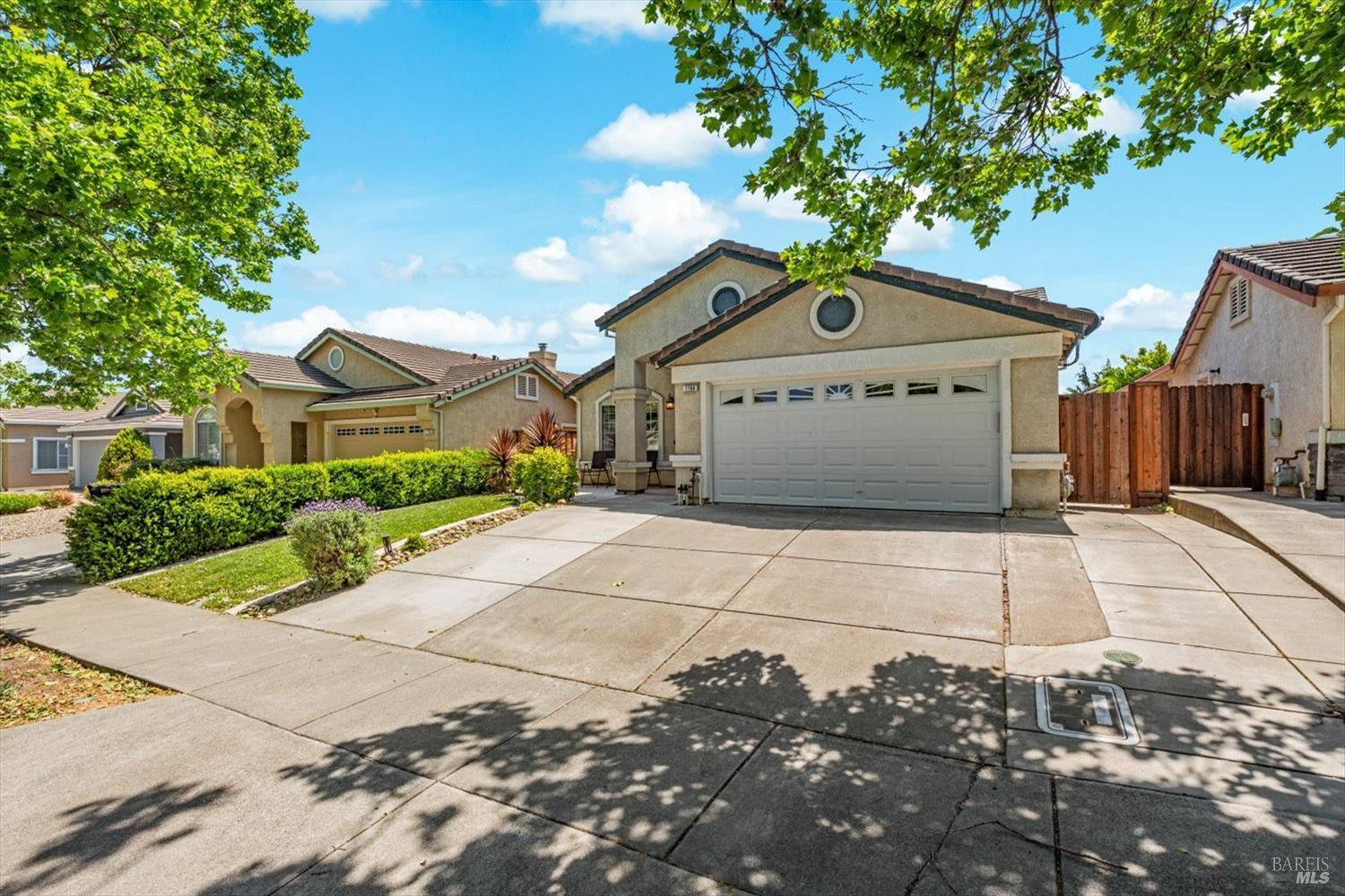 Detail Gallery Image 4 of 47 For 1760 Autumn Meadow Dr, Fairfield,  CA 94534 - 4 Beds | 2 Baths