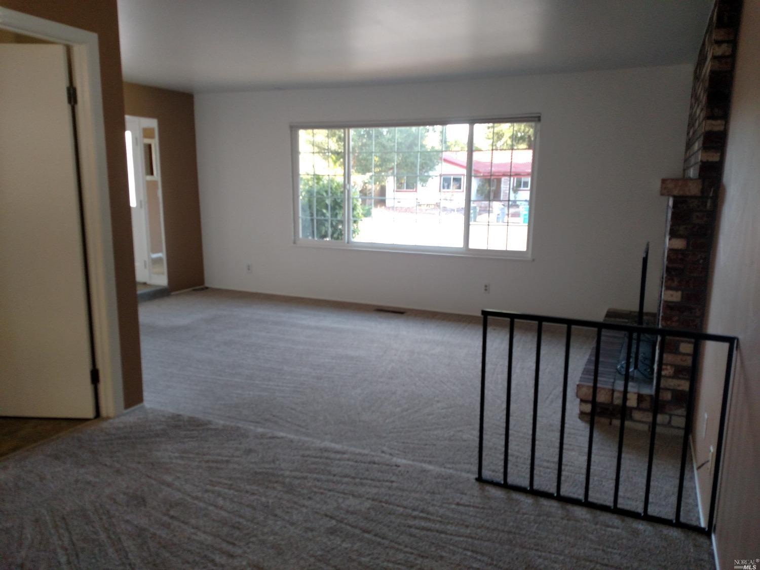 Detail Gallery Image 6 of 16 For 2514 Bethards Dr, Santa Rosa,  CA 95405 - 3 Beds | 2 Baths