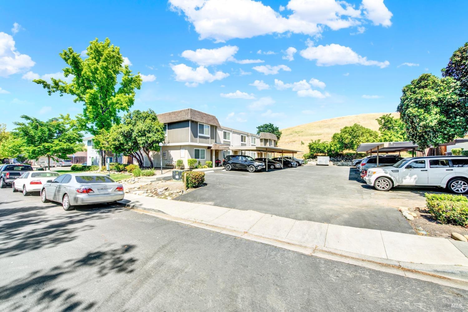 Detail Gallery Image 1 of 55 For 1402 Callen St #C,  Vacaville,  CA 95688 - 2 Beds | 1/1 Baths