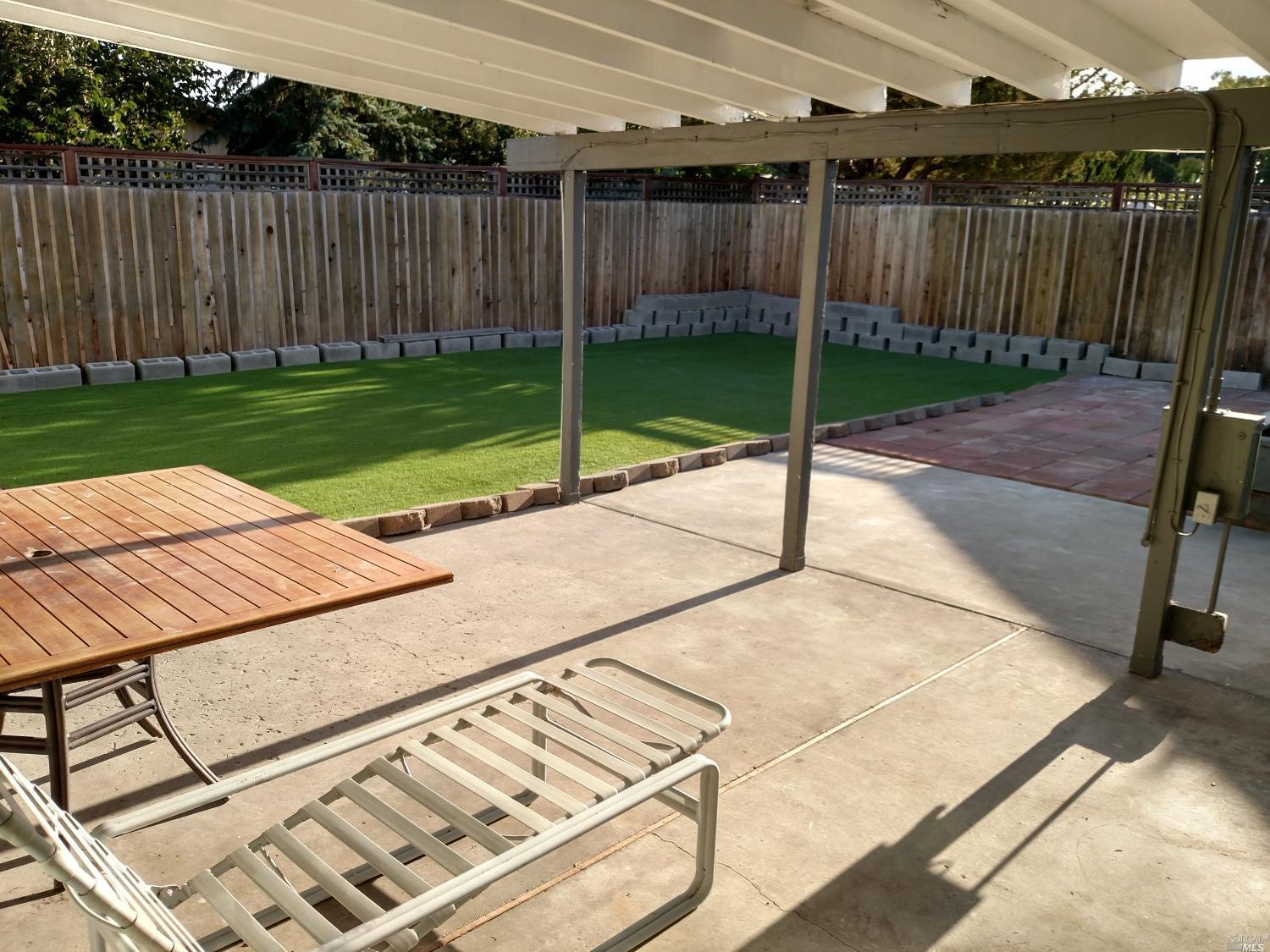 Detail Gallery Image 14 of 16 For 2514 Bethards Dr, Santa Rosa,  CA 95405 - 3 Beds | 2 Baths