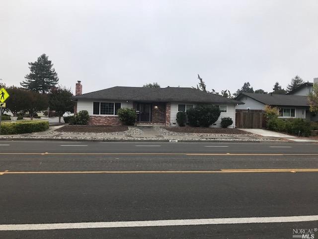 Detail Gallery Image 2 of 16 For 2514 Bethards Dr, Santa Rosa,  CA 95405 - 3 Beds | 2 Baths