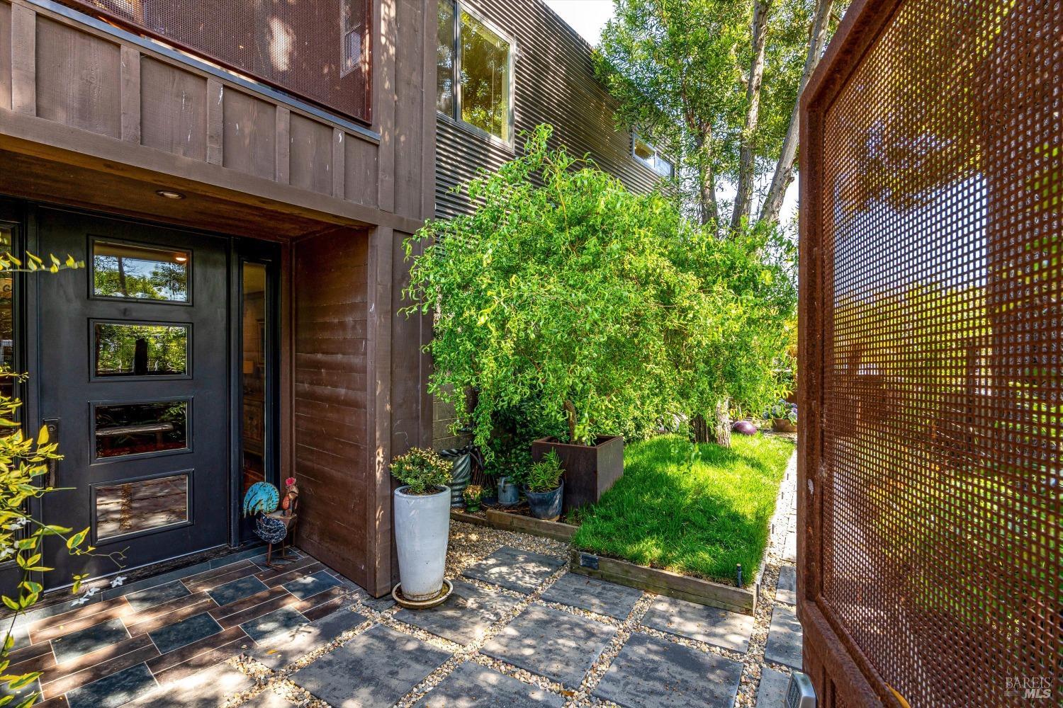 Detail Gallery Image 4 of 46 For 1364 Milton Rd, Napa,  CA 94559 - 3 Beds | 2 Baths