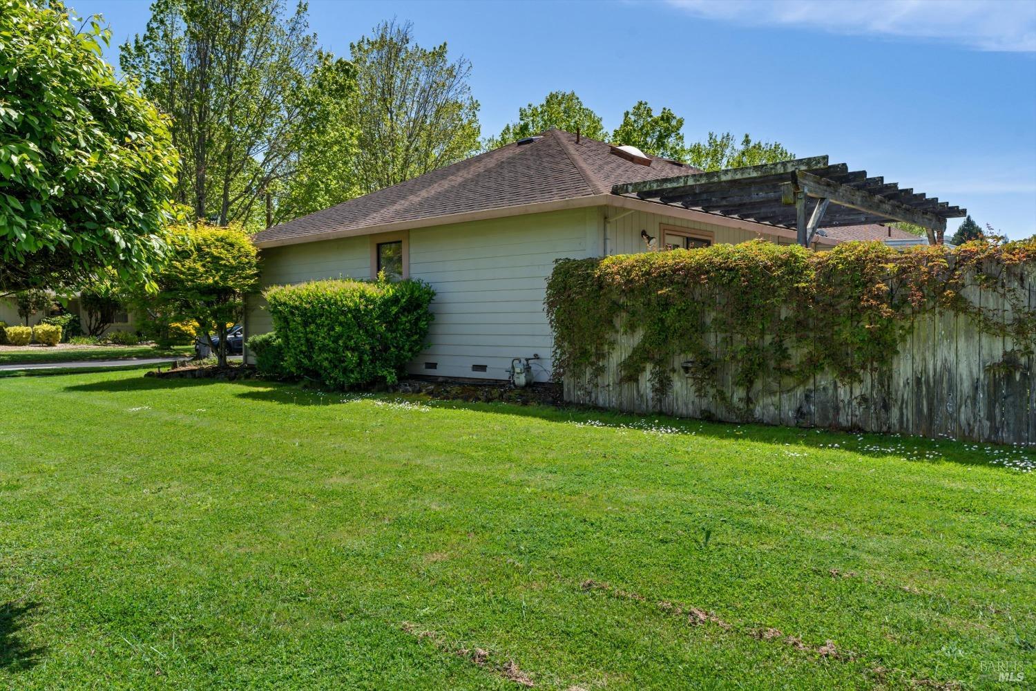 Detail Gallery Image 7 of 25 For 379 Countryside Dr, Santa Rosa,  CA 95401 - 3 Beds | 2 Baths