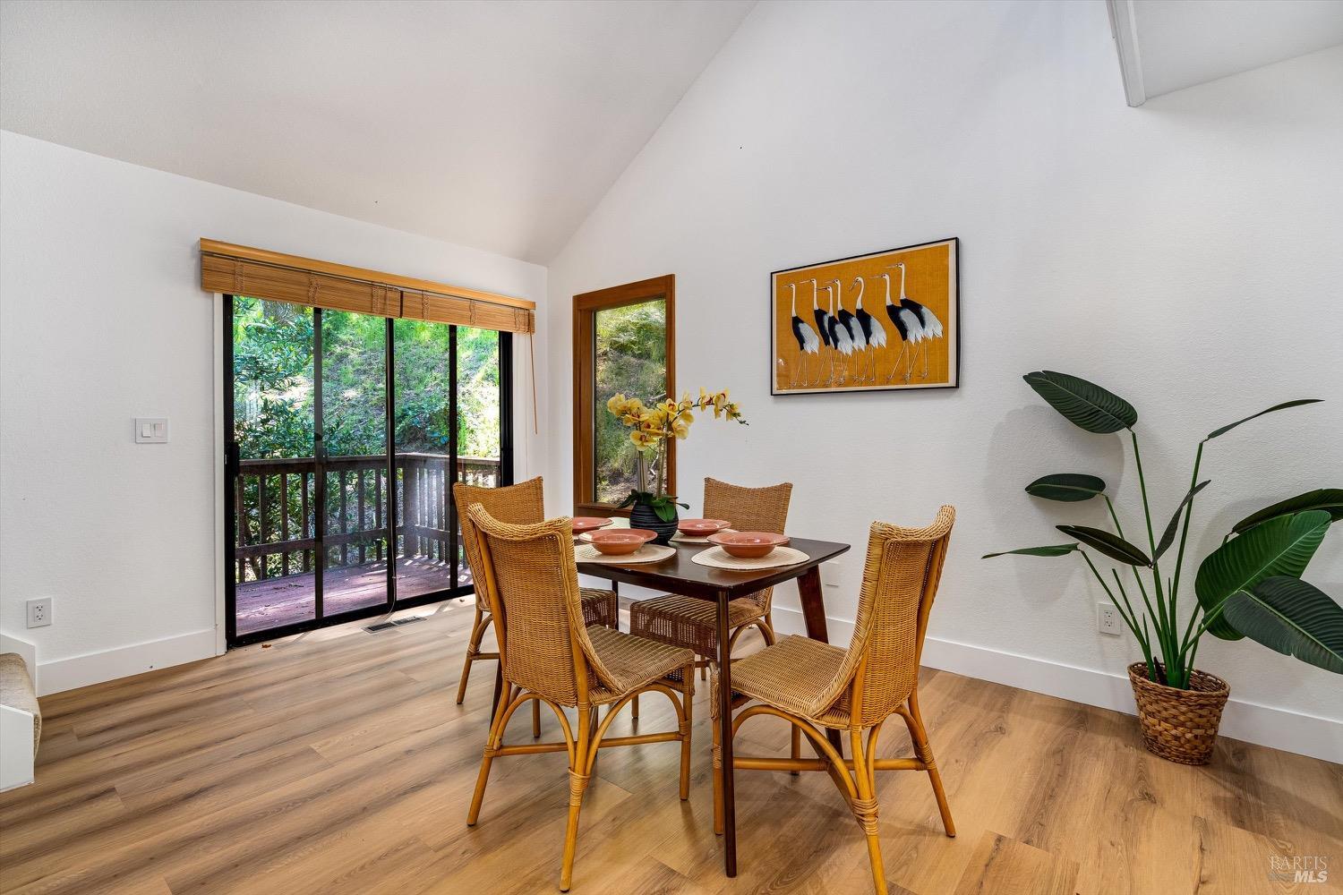 Detail Gallery Image 10 of 42 For 168 Ridgecrest Dr, Napa,  CA 94558 - 3 Beds | 2 Baths