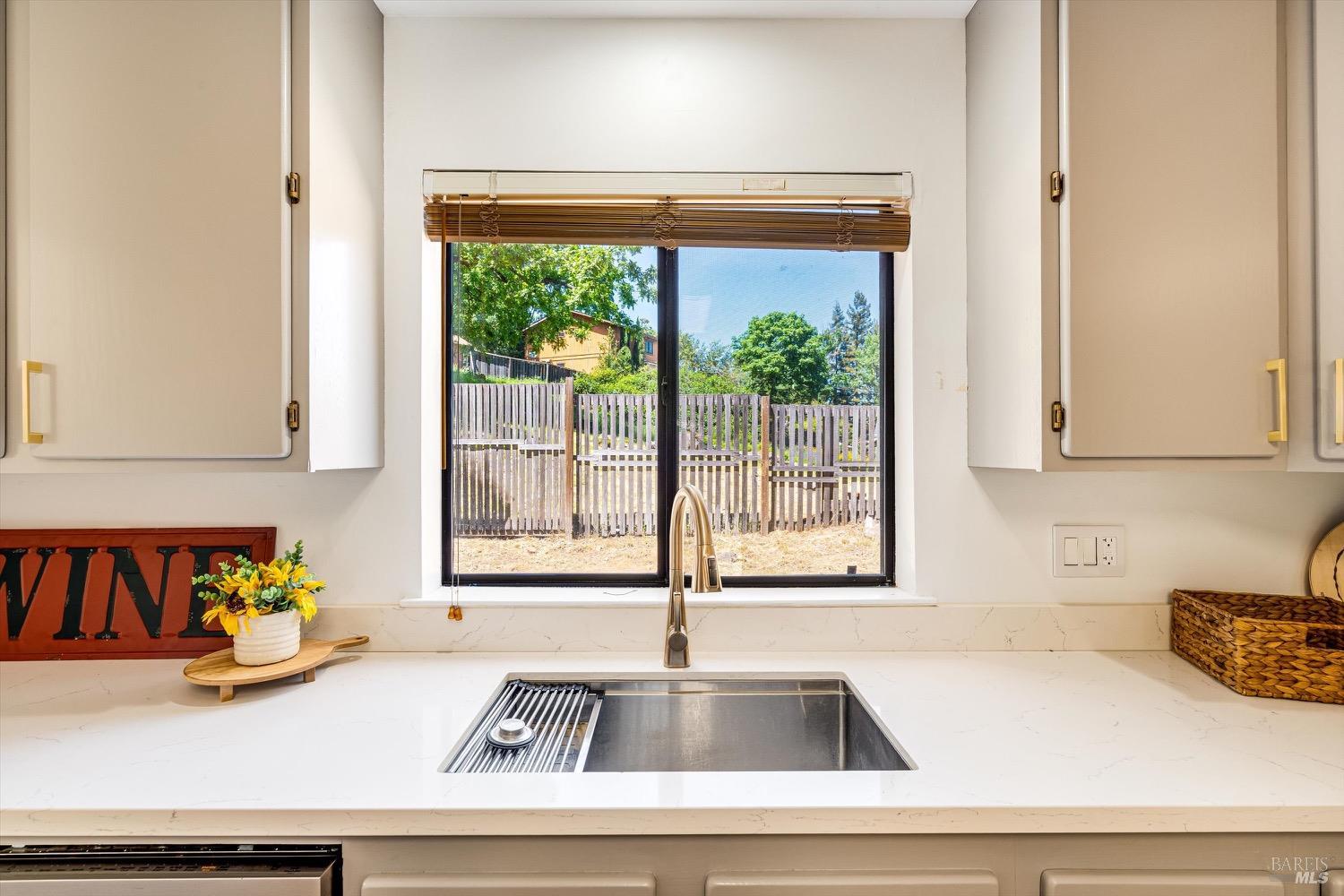 Detail Gallery Image 16 of 42 For 168 Ridgecrest Dr, Napa,  CA 94558 - 3 Beds | 2 Baths