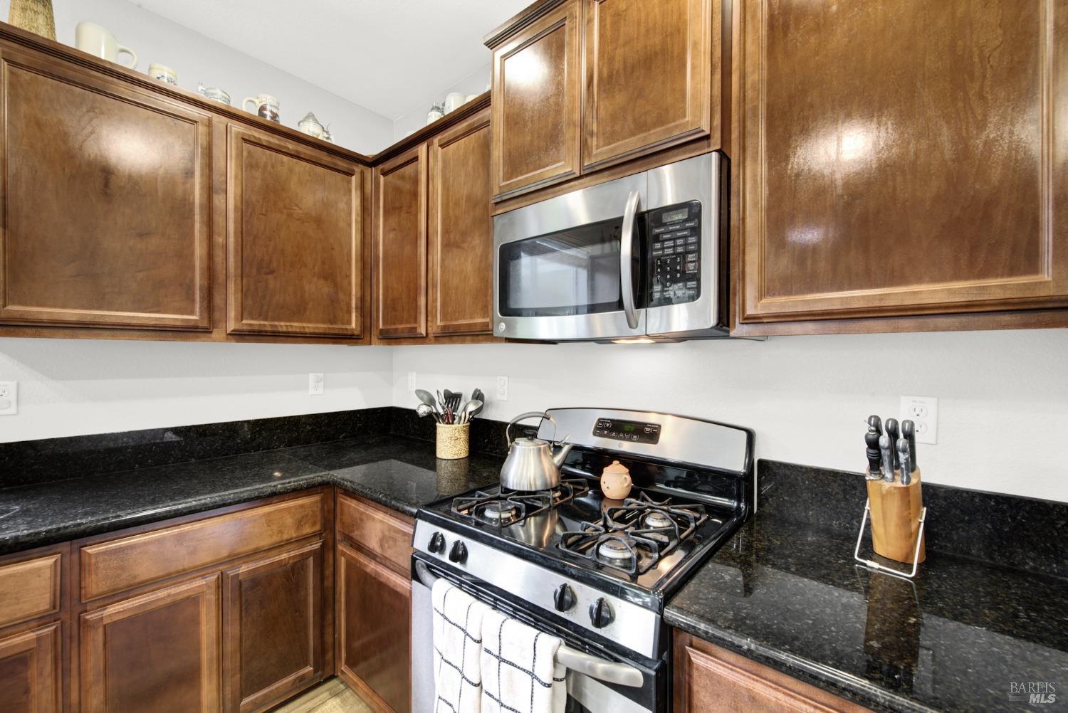 Detail Gallery Image 16 of 54 For 212 via Del Sol Unkn, Vacaville,  CA 95687 - 4 Beds | 3 Baths