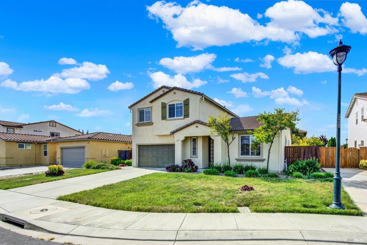Detail Gallery Image 2 of 54 For 212 via Del Sol Unkn, Vacaville,  CA 95687 - 4 Beds | 3 Baths